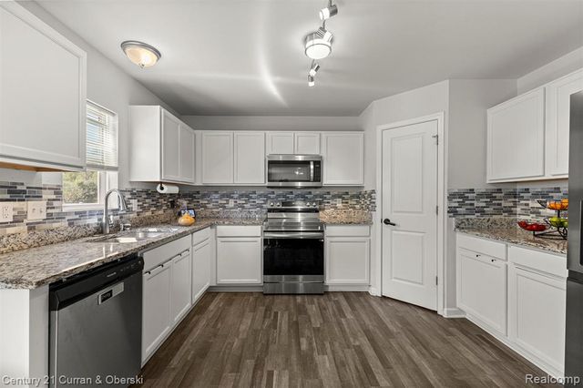 1659 Greenway Drive, Ypsilanti, MI 48198