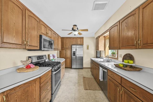 4642 101st STREET, Wauwatosa, WI 53225