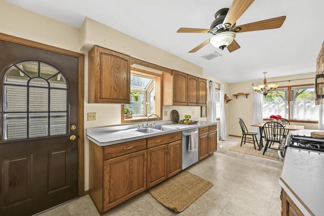 4642 101st STREET, Wauwatosa, WI 53225