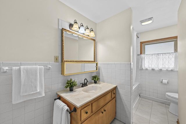 4642 101st STREET, Wauwatosa, WI 53225