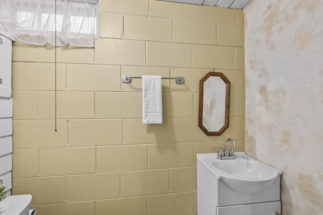 4642 101st STREET, Wauwatosa, WI 53225