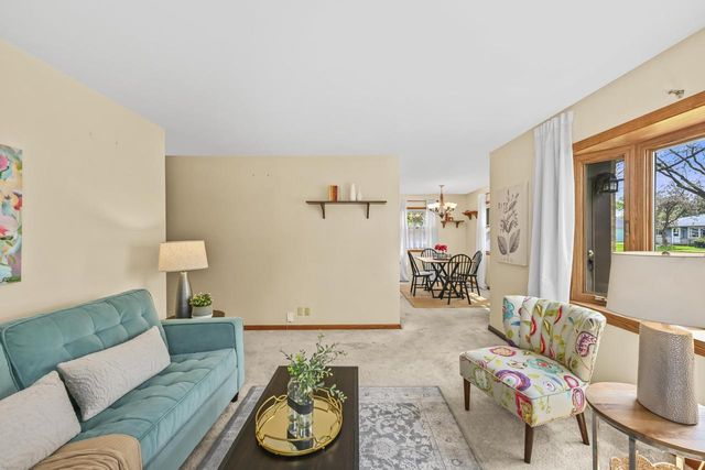 4642 101st STREET, Wauwatosa, WI 53225