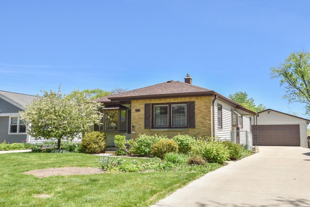 4642 101st STREET, Wauwatosa, WI 53225