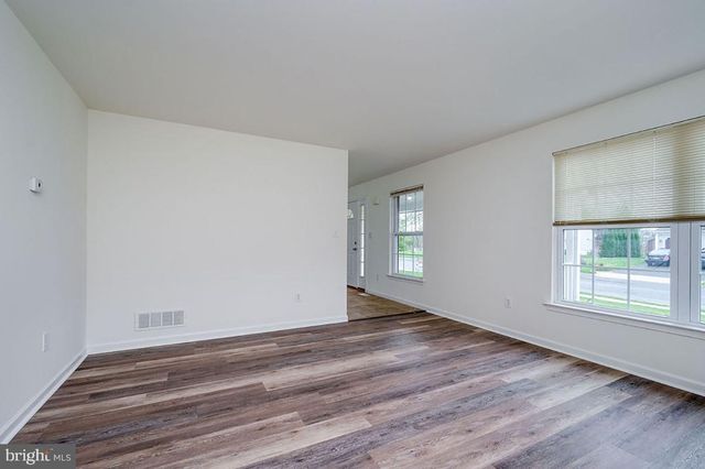 4985 THORNBURY CIR, Douglassville, PA 19518