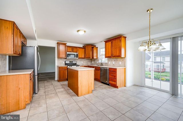 4985 THORNBURY CIR, Douglassville, PA 19518