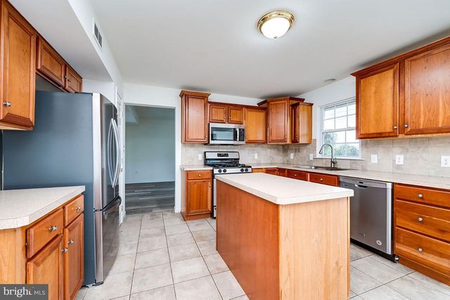4985 THORNBURY CIR, Douglassville, PA 19518