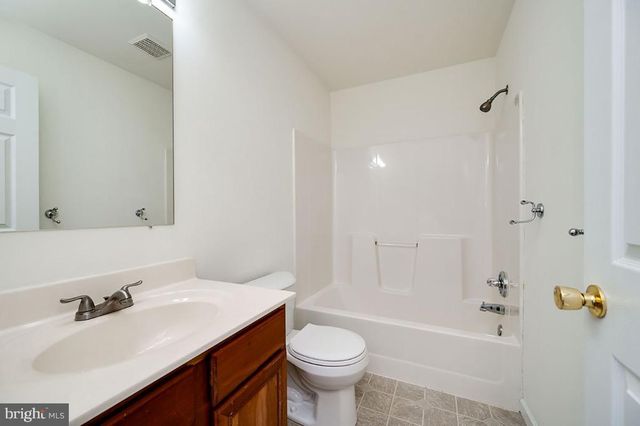 4985 THORNBURY CIR, Douglassville, PA 19518