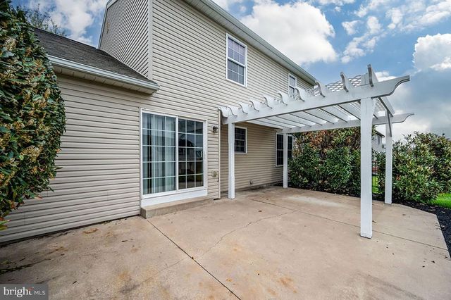 4985 THORNBURY CIR, Douglassville, PA 19518