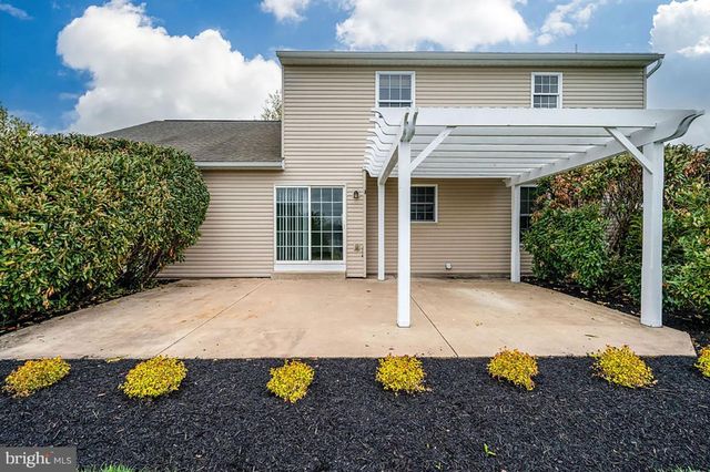 4985 THORNBURY CIR, Douglassville, PA 19518
