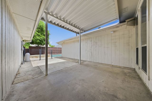 2409 Buckeye Drive, Mesquite, TX 75181