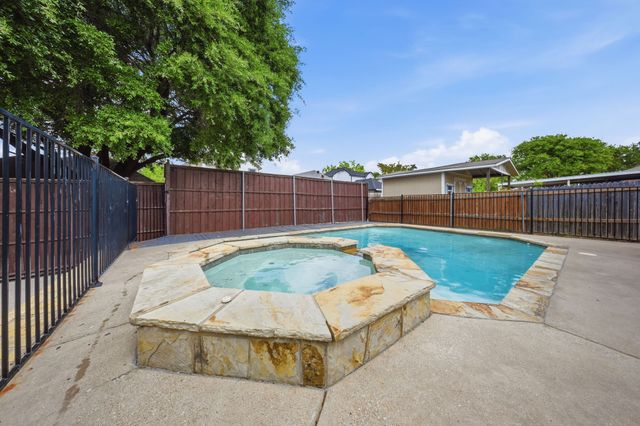 2409 Buckeye Drive, Mesquite, TX 75181