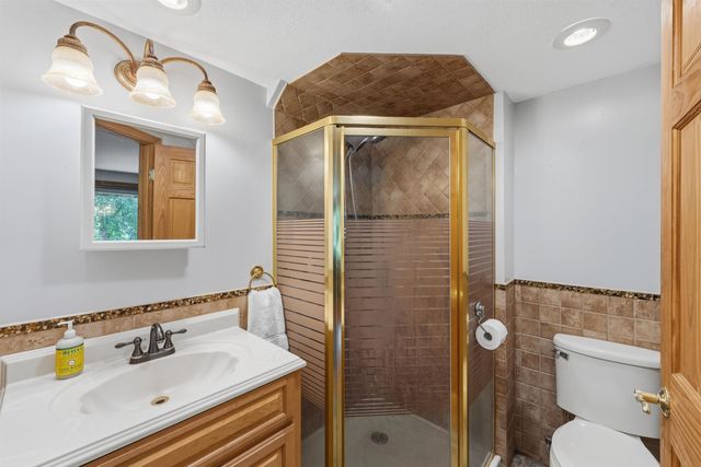 19 Old Mont Vernon Road, Amherst, NH 03031