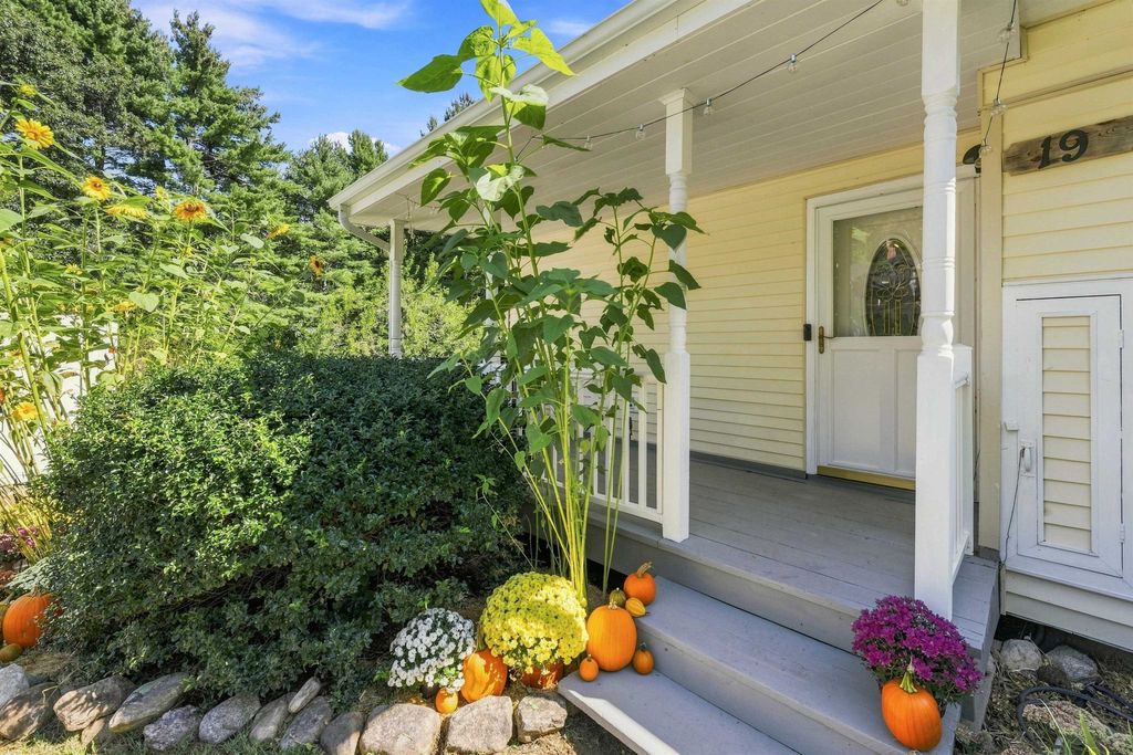 19 Old Mont Vernon Road, Amherst, NH 03031