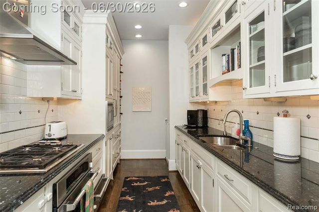 366 W Brown Street, Birmingham, MI 48009