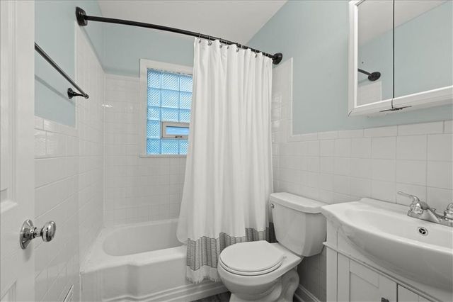 2816 W 75TH Street, Prairie Village, KS 66208
