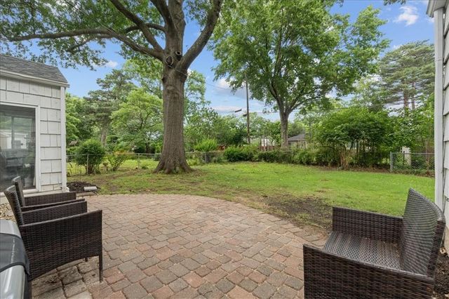 2816 W 75TH Street, Prairie Village, KS 66208