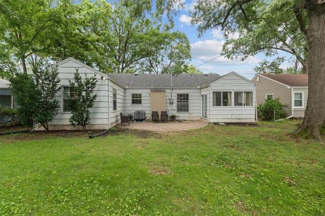 2816 W 75TH Street, Prairie Village, KS 66208