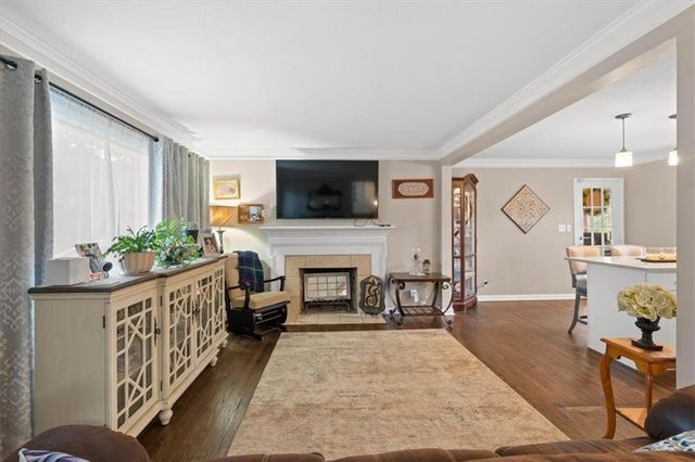 2816 W 75TH Street, Prairie Village, KS 66208