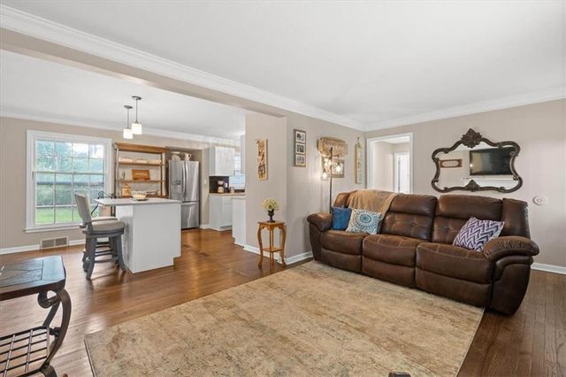 2816 W 75TH Street, Prairie Village, KS 66208