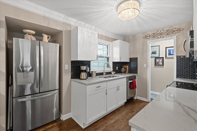 2816 W 75TH Street, Prairie Village, KS 66208