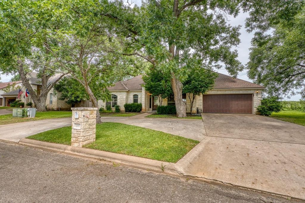 290 Turkey RUN, Meadowlakes, TX 78654