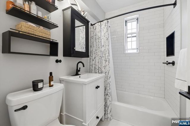 8300 Boulevard East 4G, North Bergen, NJ 07047