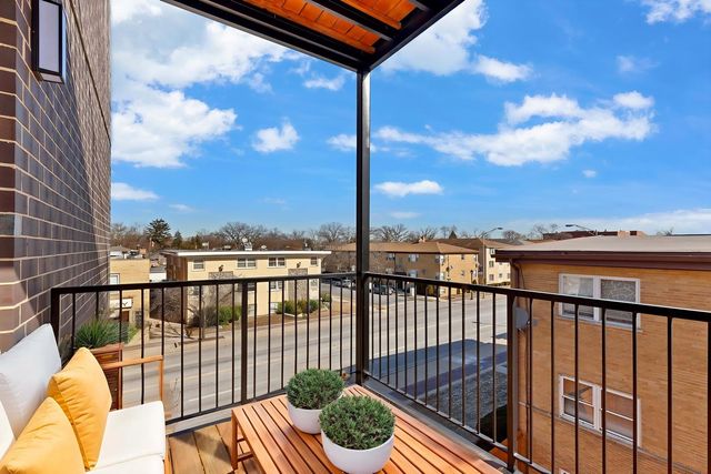 8631 W Grand Avenue 4W, River Grove, IL 60171