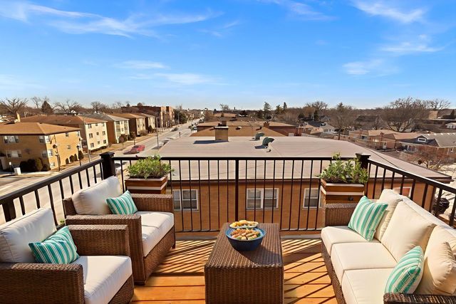 8631 W Grand Avenue 4W, River Grove, IL 60171