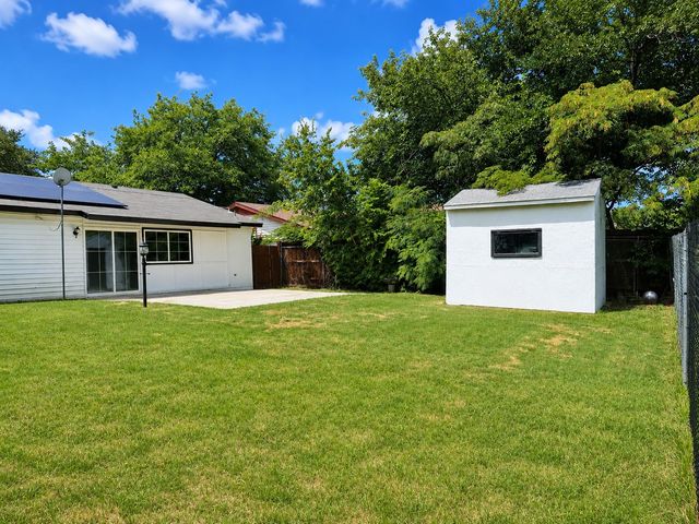 1321 Palisades Drive, Lewisville, TX 75067