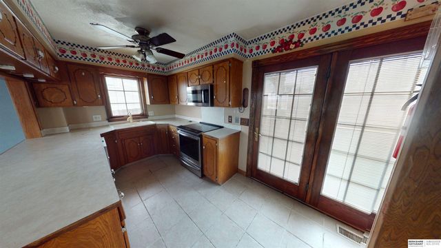 7306 S 85th Street, La Vista, NE 68128