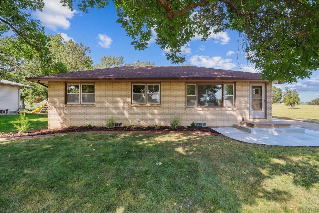 606 Davis Street, Polk City, IA 50226