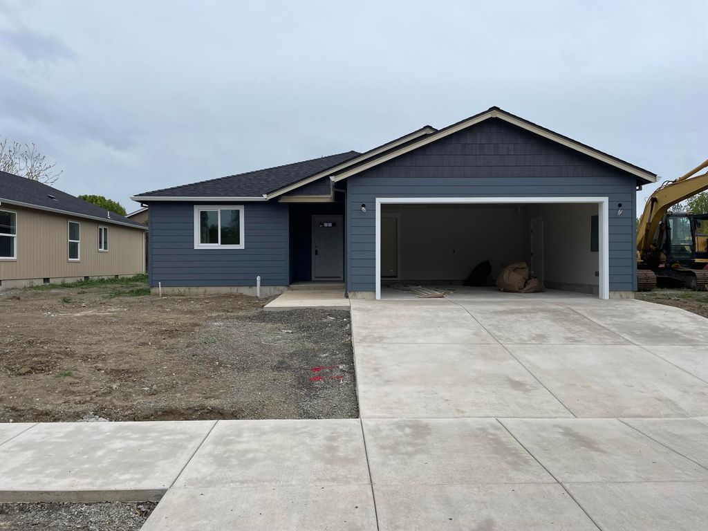 2481 Brady Way, Medford, OR 97501