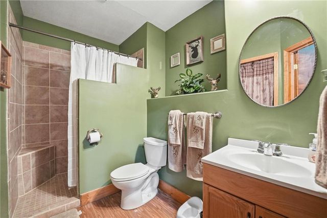 8515 N Chalmers Avenue, Kansas City, MO 64153