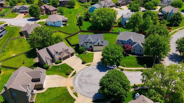 8515 N Chalmers Avenue, Kansas City, MO 64153