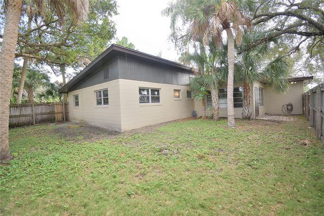 150 W ALACHUA LANE, Cocoa Beach, FL 32931