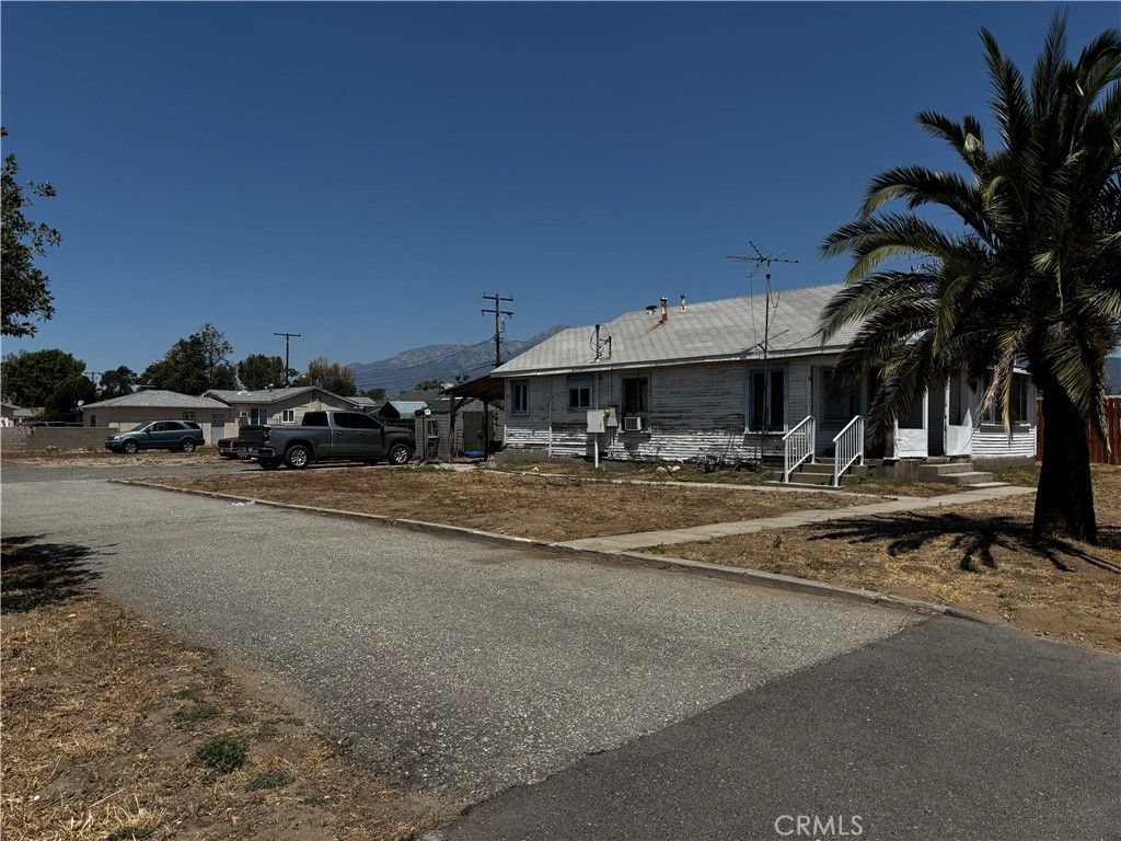 Image 2 of property listing at 7790 Sierra, Fontana, CA 92336