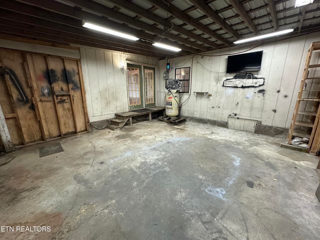 134 Woodlawn Drive, Jamestown, TN 38556