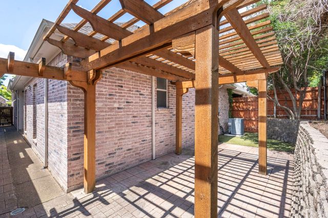 8719 Coppertowne Lane, Dallas, TX 75243