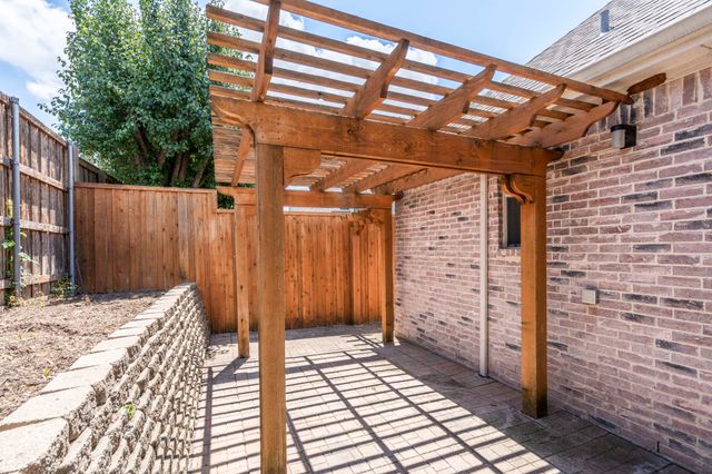 8719 Coppertowne Lane, Dallas, TX 75243