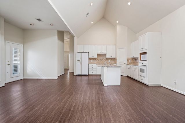 8719 Coppertowne Lane, Dallas, TX 75243
