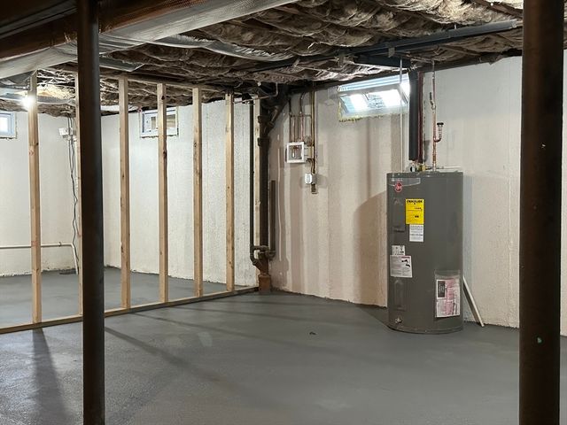 65 Hendom Drive, Agawam, MA 01001