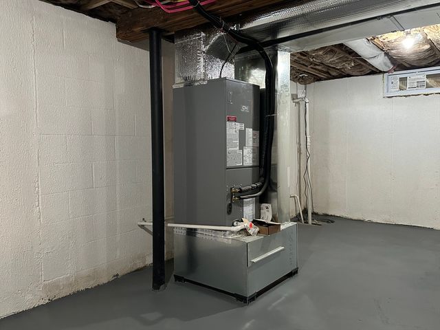 65 Hendom Drive, Agawam, MA 01001