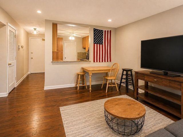 135 Granite Ave 29, Boston, MA 02124