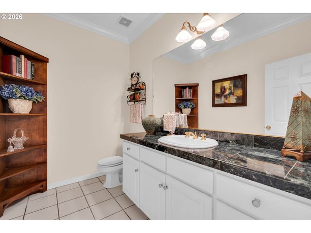 12363 Se DEERFIELD Dr, Happy Valley, OR 97086