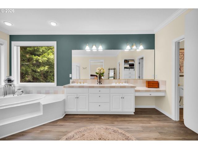 12363 Se DEERFIELD Dr, Happy Valley, OR 97086