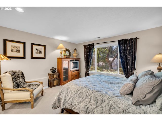 12363 Se DEERFIELD Dr, Happy Valley, OR 97086