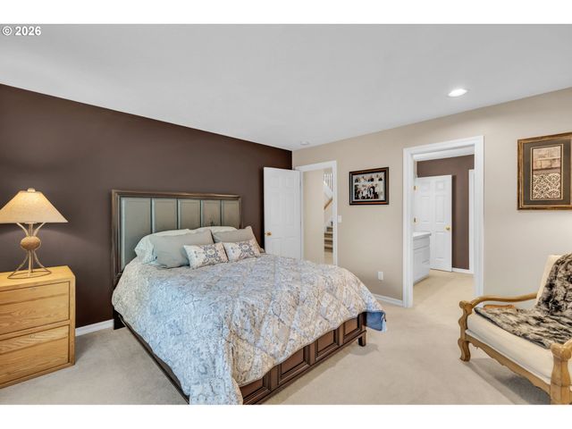 12363 Se DEERFIELD Dr, Happy Valley, OR 97086
