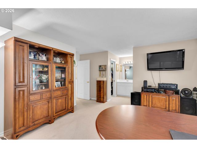 12363 Se DEERFIELD Dr, Happy Valley, OR 97086