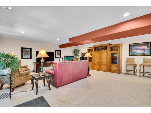 12363 Se DEERFIELD Dr, Happy Valley, OR 97086