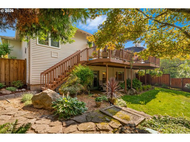 12363 Se DEERFIELD Dr, Happy Valley, OR 97086